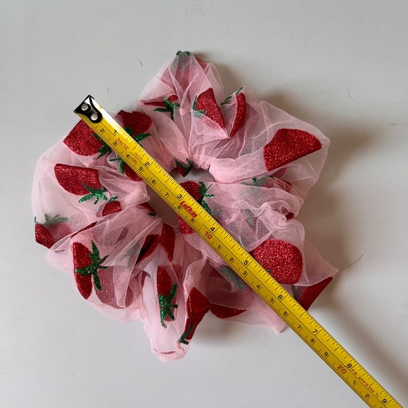 Handmade Oversized Strawberry Tulle Scrunchie Pink Glitter Fruit Hair Accessory - Picture 3 of 3